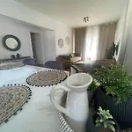 Lejlighed Glamorous, Renovated 3-bedroom In Nicosia