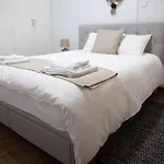 아파트 Glamorous, Renovated 3-bedroom In