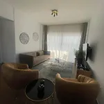Glamorous, Renovated 3-bedroom In Lejlighed *