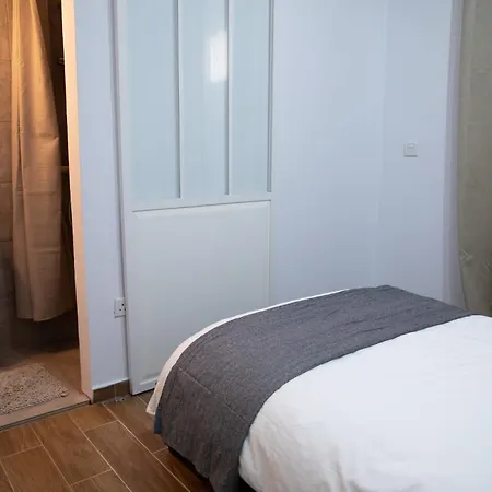 Glamorous, Renovated 3-bedroom In *