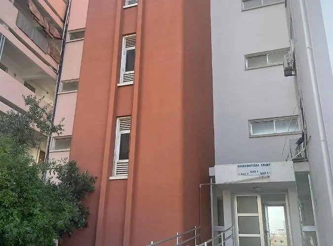 Glamorous, Renovated 3-bedroom In * 尼科西亚