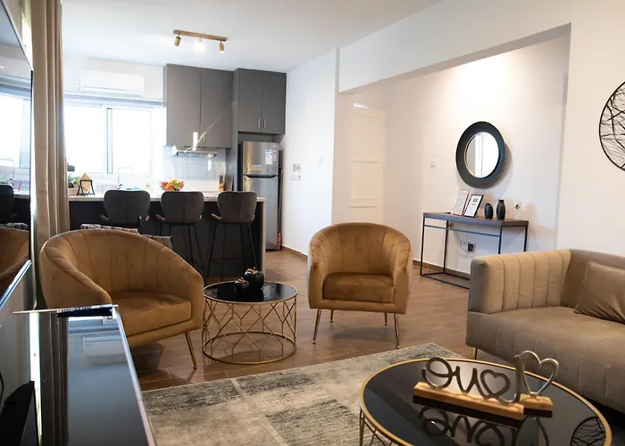 Glamorous, Renovated 3-bedroom In 公寓 尼科西亚