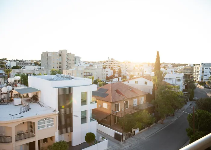 Glamorous, Renovated 3-bedroom In Appartement