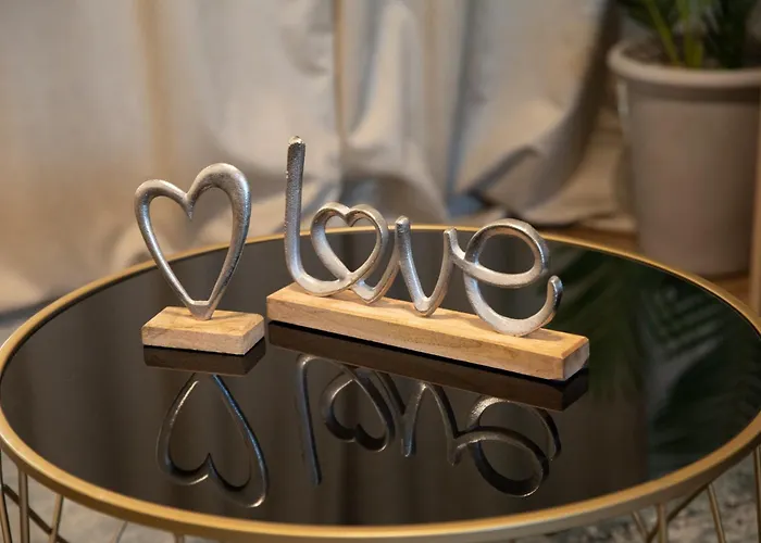 Glamorous, Renovated 3-bedroom In 尼科西亚