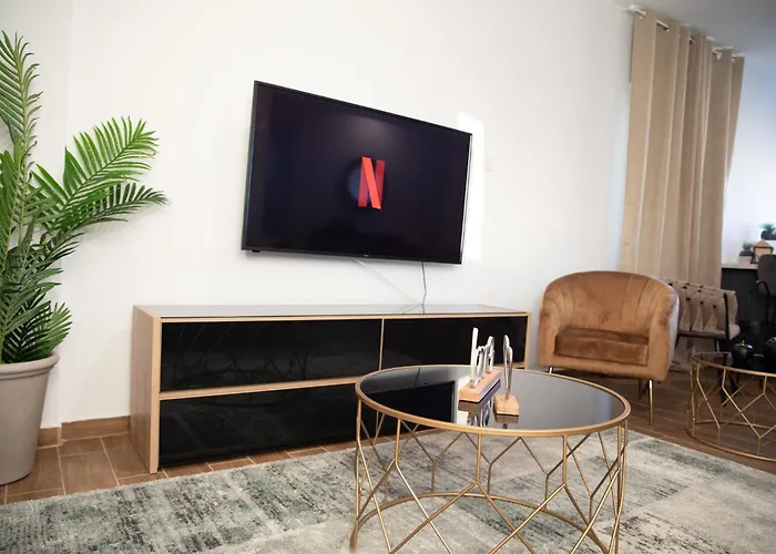 Glamorous, Renovated 3-bedroom In 公寓 尼科西亚